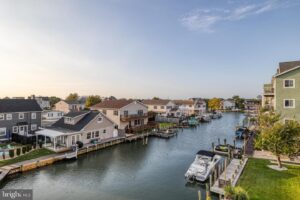son rays villas houses with boat slips for sale in ocean city MD